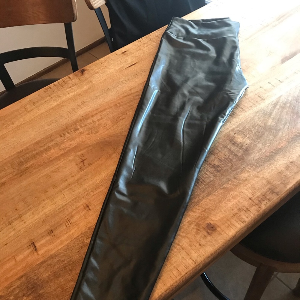 Faux leather leggings size XL